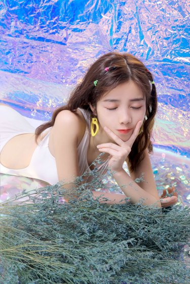 我使劲撞击着她的屁股