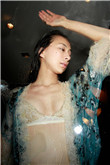 美女主动让我操